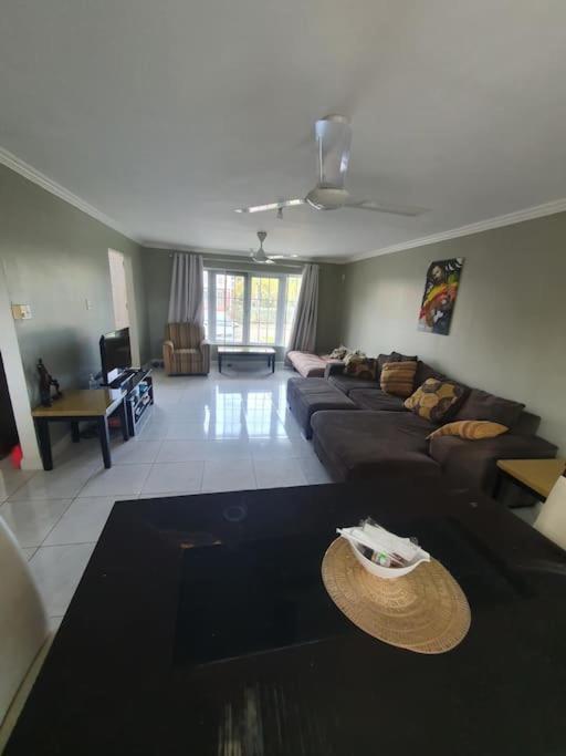 Вілла Townhouse By The Bay, Little Bay Country Club ,Negril Orange Bay Екстер'єр фото