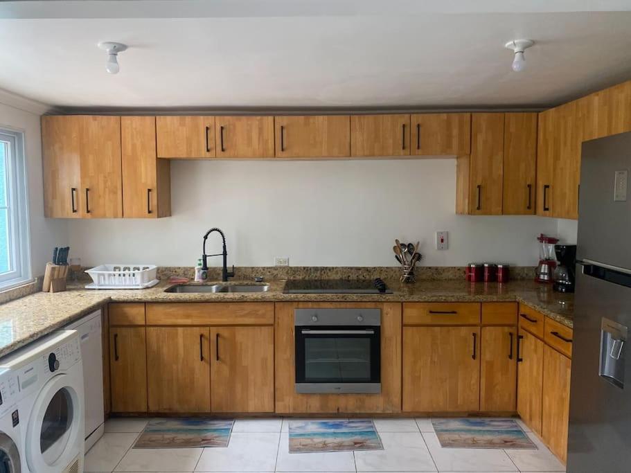 Вілла Townhouse By The Bay, Little Bay Country Club ,Negril Orange Bay Екстер'єр фото
