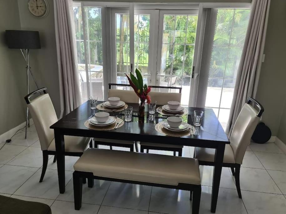 Вілла Townhouse By The Bay, Little Bay Country Club ,Negril Orange Bay Екстер'єр фото