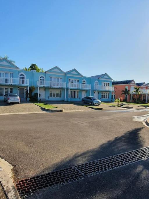 Вілла Townhouse By The Bay, Little Bay Country Club ,Negril Orange Bay Екстер'єр фото